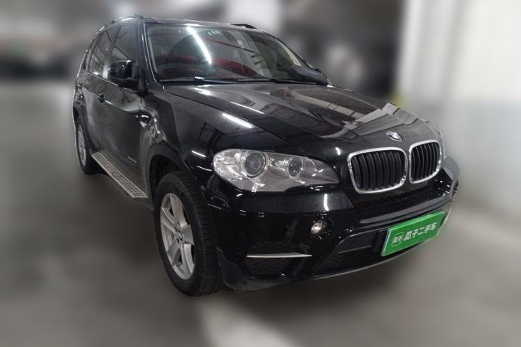 Used BMW X5  Front Right 45 Deg