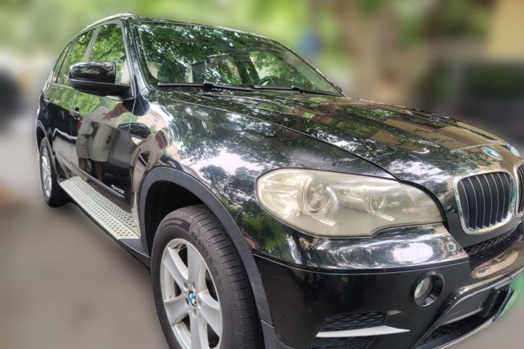 Used BMW X5 2012 xDrive35i U.S. specification Front Right 45 Deg