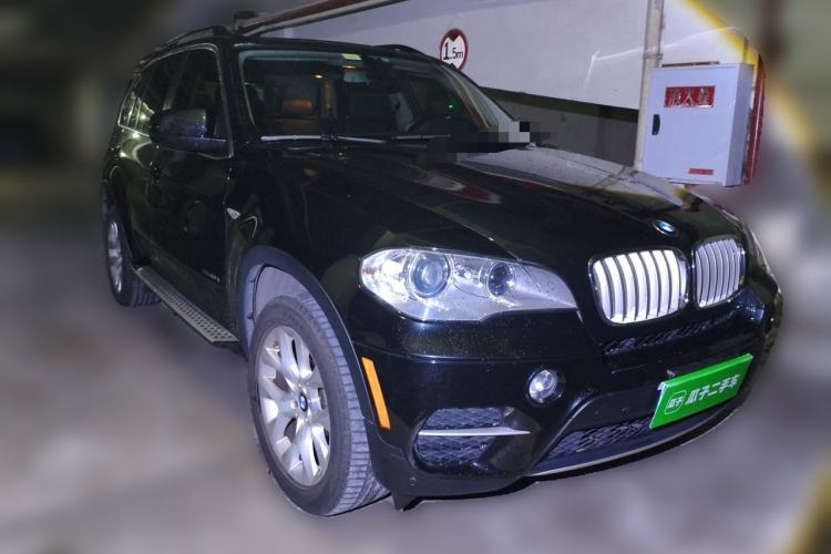 Used BMW X5 2012 xDrive35i U.S. specification Front Right 45 Deg