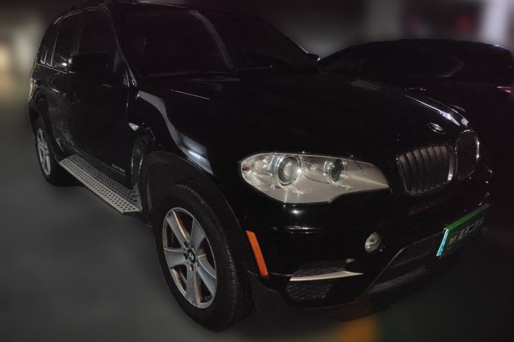 Used BMW X5 2012 xDrive35i US specification Front Right 45 Deg