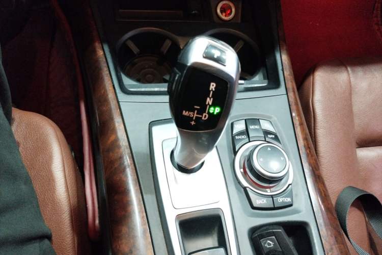 Used BMW X5 2012 xDrive35i Luxury Edition U.S. specification 5 seats Gear Lever