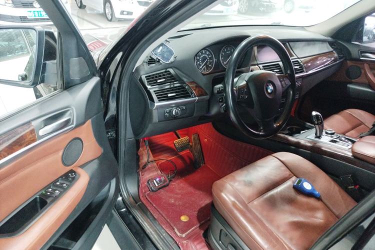 Used BMW X5 2012 xDrive35i Luxury Edition U.S. specification 5 seats Interior 3