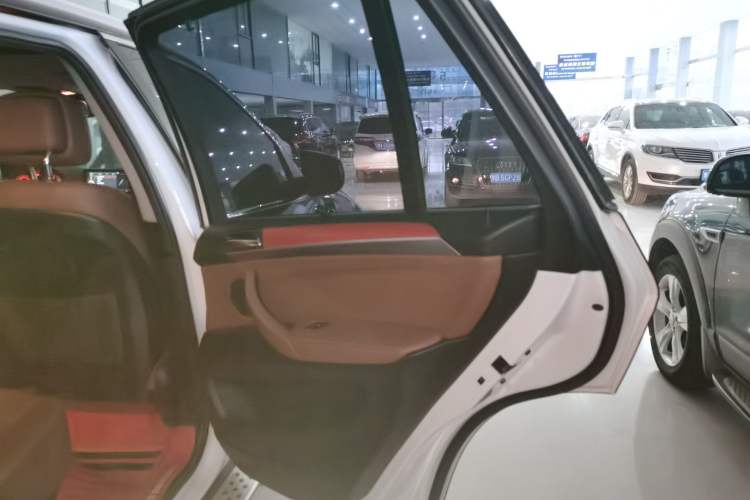 Used BMW X5 2012 xDrive35i U.S. specification Interior 6