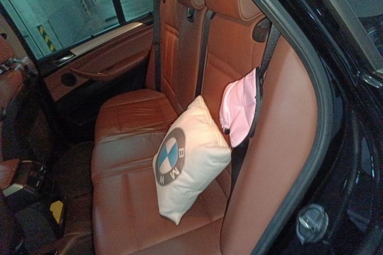 Used BMW X5  Left Rear Seat