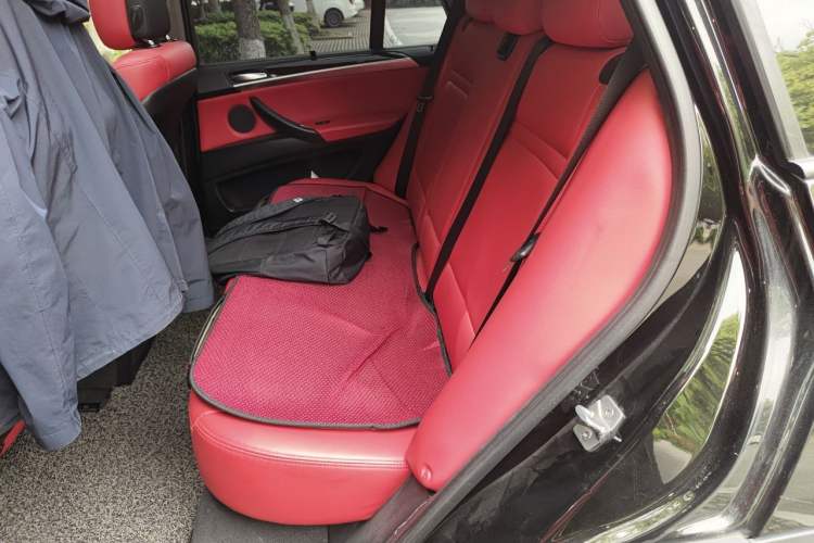 Used BMW X5  Left Rear Seat