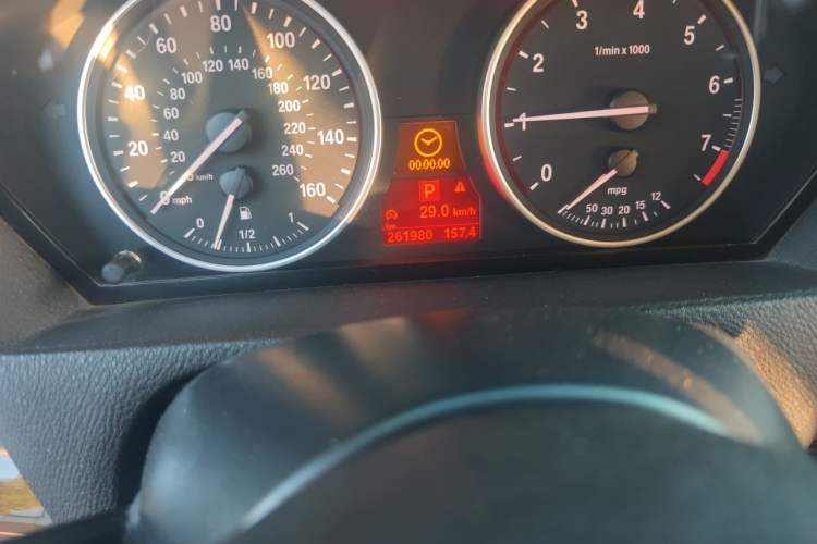 Used BMW X5 2012 xDrive35i U.S. specification Odometer Close Up