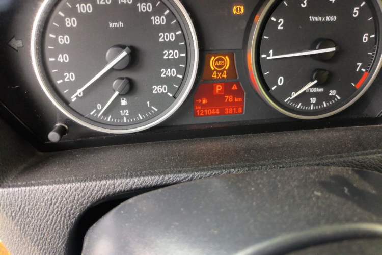 Used BMW X5  Odometer Close Up