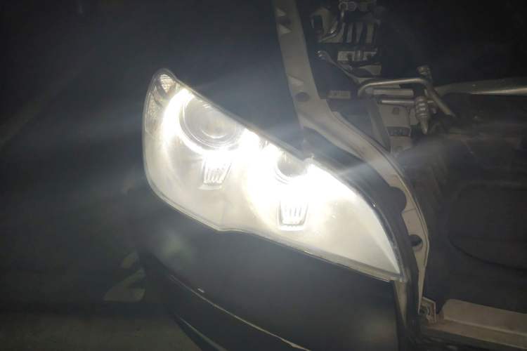 Used BMW X5 2012 xDrive35i U.S. specification Right Front Headlight