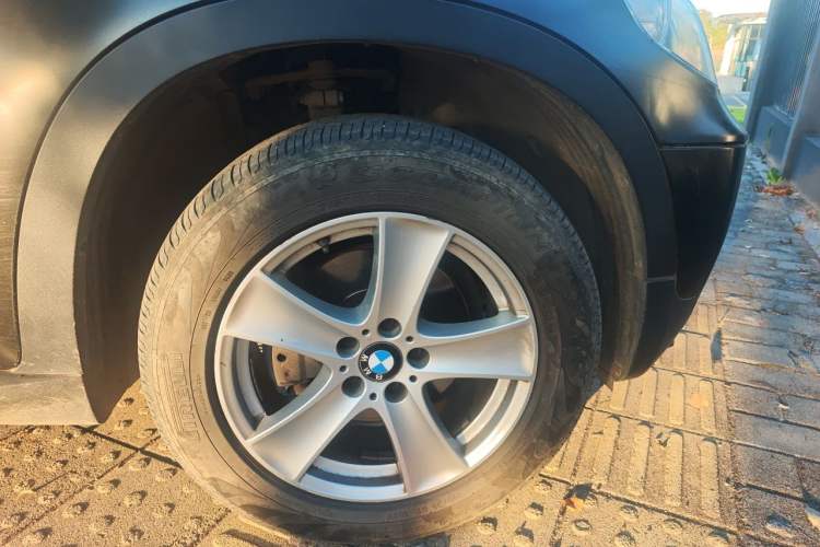 Used BMW X5 2012 xDrive35i U.S. specification Right Front Wheel Hub