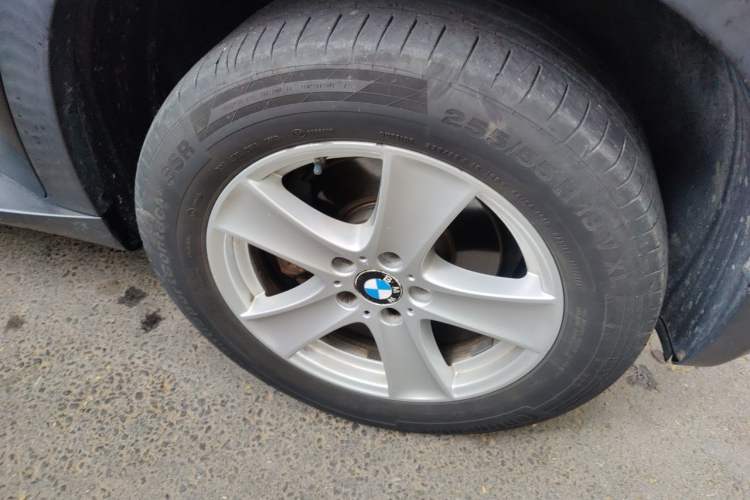 Used BMW X5 2012 xDrive35i U.S. specification Right Front Wheel Hub