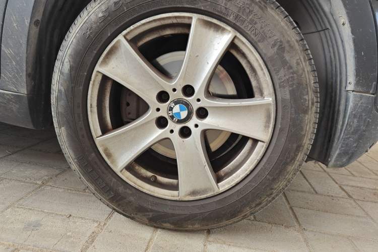 Used BMW X5  Right Front Wheel Hub