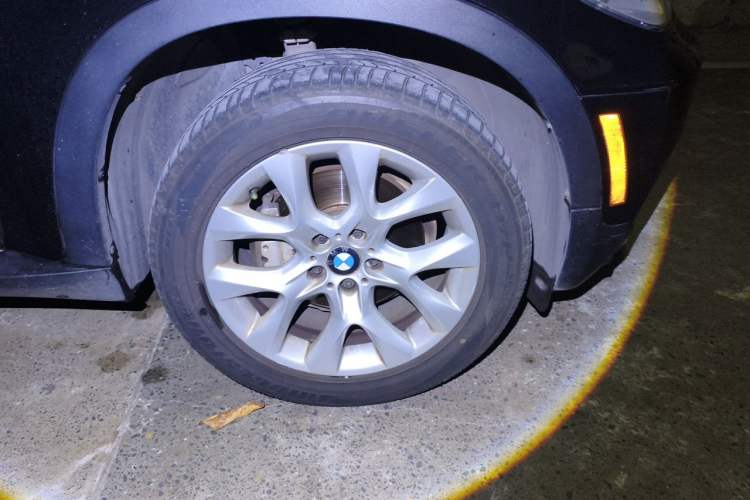 Used BMW X5 2012 xDrive35i U.S. specification Right Front Wheel Hub