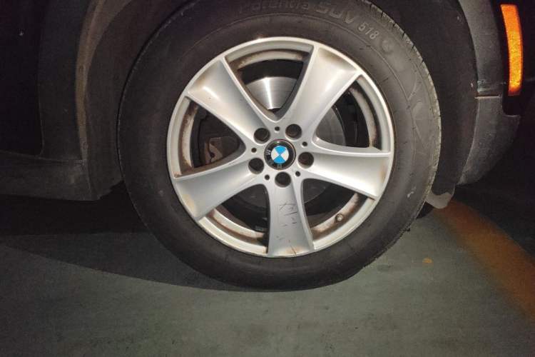Used BMW X5 2012 xDrive35i US specification Right Front Wheel Hub