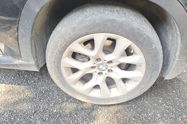 Used BMW X5 2012 xDrive35i U.S. specification Right Front Wheel Hub