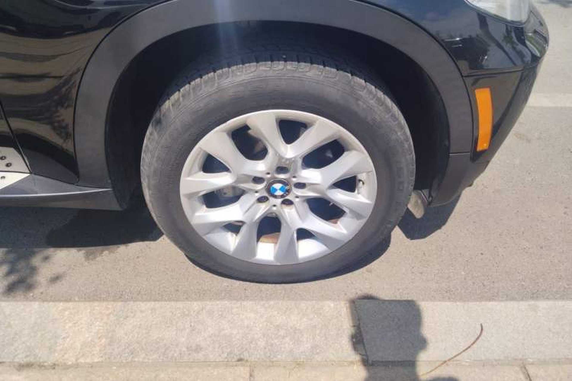 Used BMW X5  Right Front Wheel Hub
