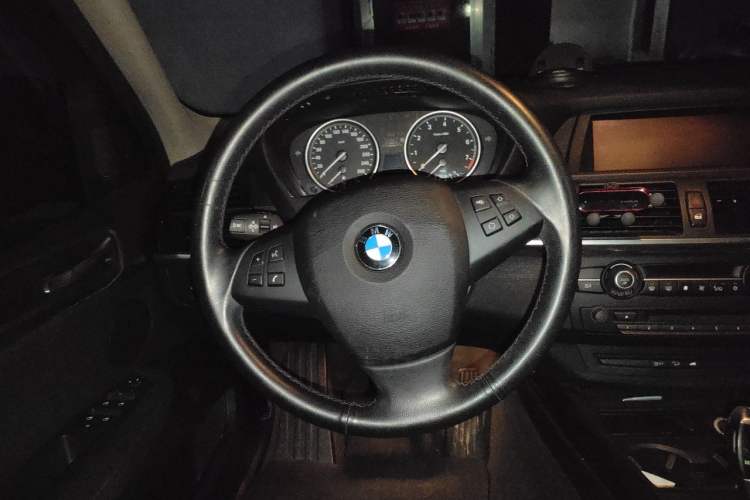 Used BMW X5 2012 xDrive35i US specification Steering Wheel