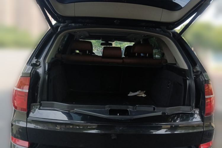 Used BMW X5  Trunk