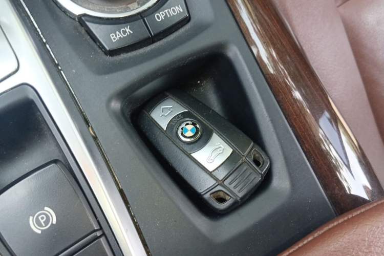 Used BMW X5  Vehicle Key