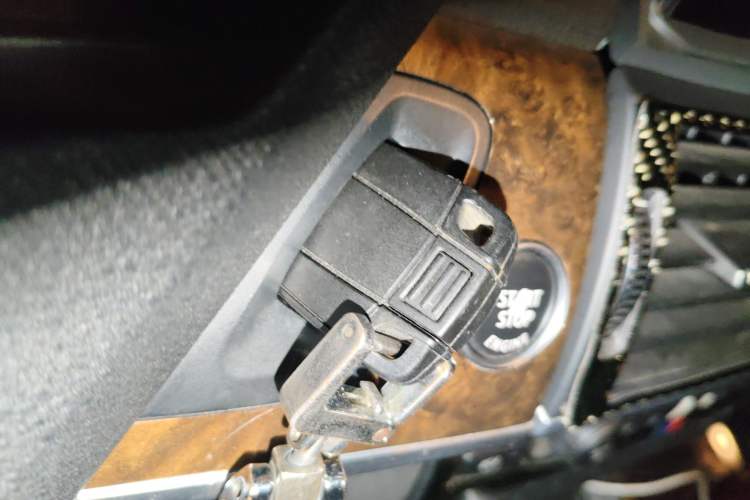 Used BMW X5 2012 xDrive35i U.S. specification Vehicle Key