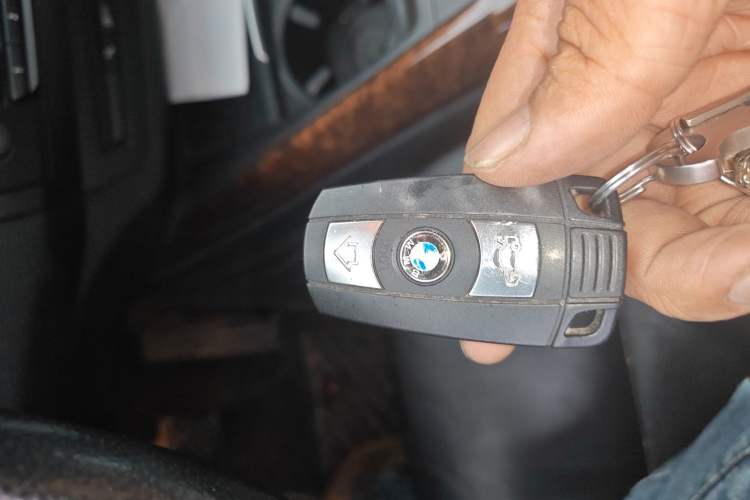 Used BMW X5  Vehicle Key