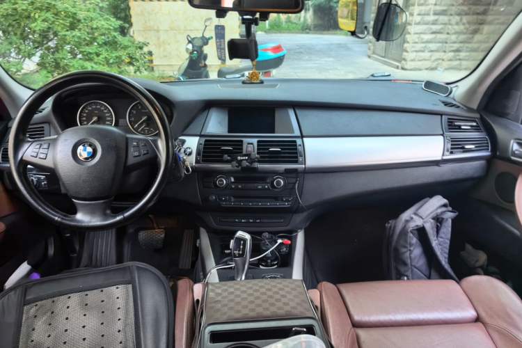Used BMW X5  Center Console