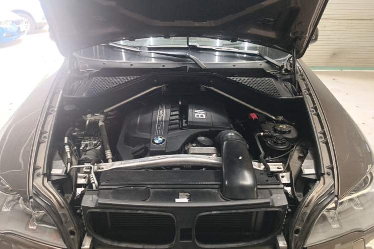 Used BMW X5  Engine Bay