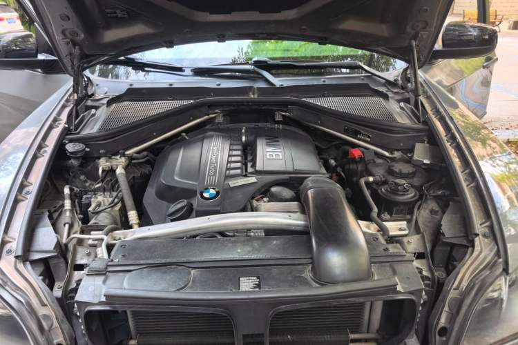 Used BMW X5  Engine Bay