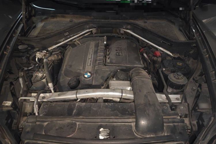 Used BMW X5 2012 xDrive35i U.S. specification Engine Bay