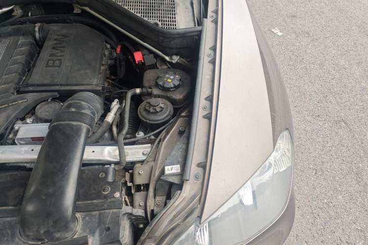 Used BMW X5 2012 xDrive35i US specification Engine Bay Left