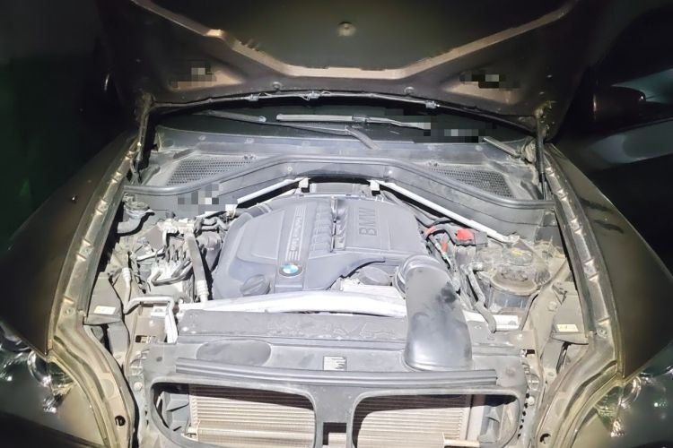 Used BMW X5 2012 xDrive35i U.S. specification Engine Bay