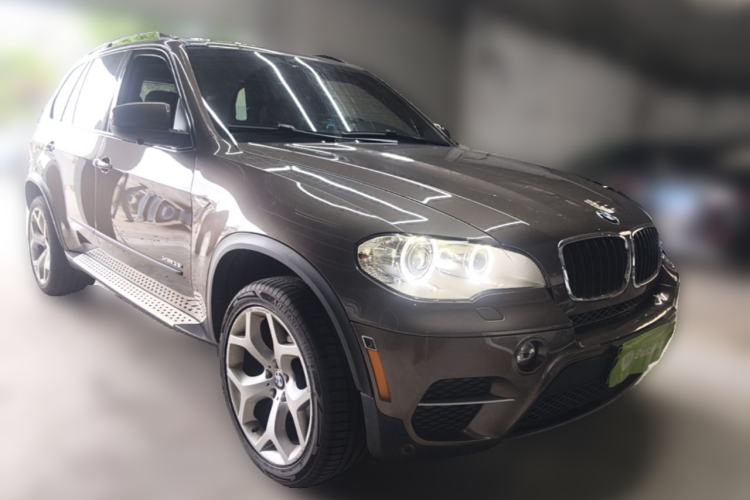 Used BMW X5  Front Right 45 Deg