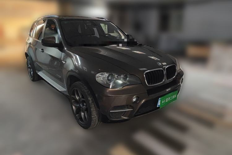 Used BMW X5 2012 xDrive35i U.S. specification Front Right 45 Deg