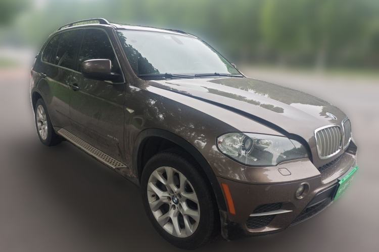 Used BMW X5 2012 xDrive35i US specification Front Right 45 Deg