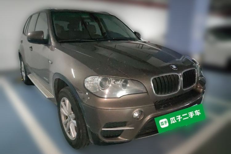 Used BMW X5 2012 xDrive35i U.S. specification Front Right 45 Deg
