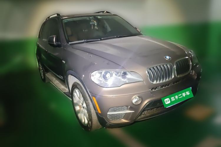 Used BMW X5 2012 xDrive35i U.S. specification Front Right 45 Deg