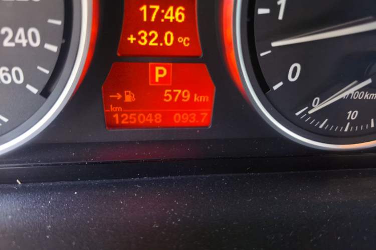Used BMW X5  Odometer Close Up