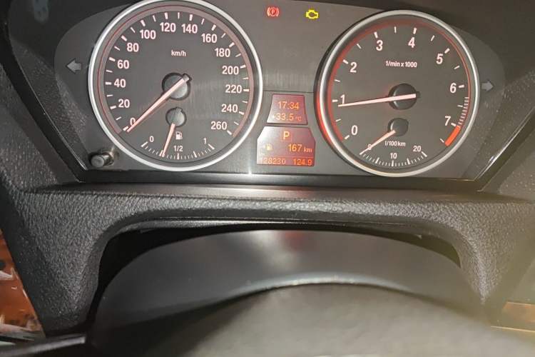 Used BMW X5 2012 xDrive35i U.S. specification Odometer Close Up