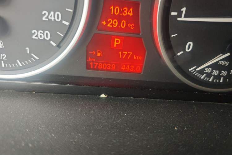 Used BMW X5 2012 xDrive35i US specification Odometer Close Up