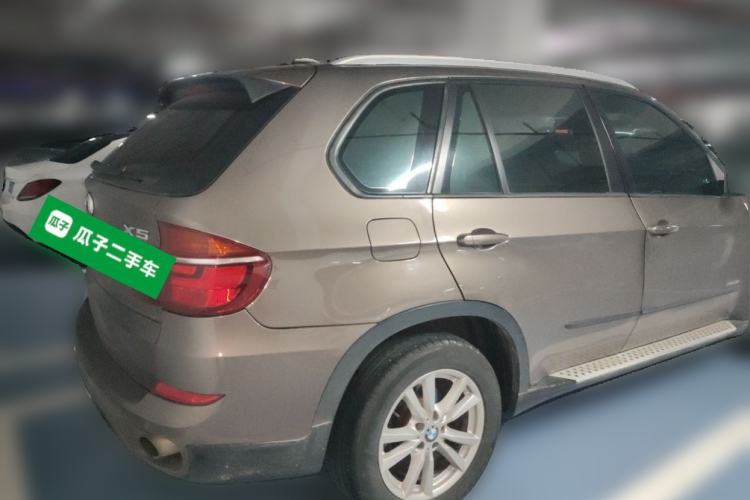 Used BMW X5 2012 xDrive35i U.S. specification Rear Right 45 Deg