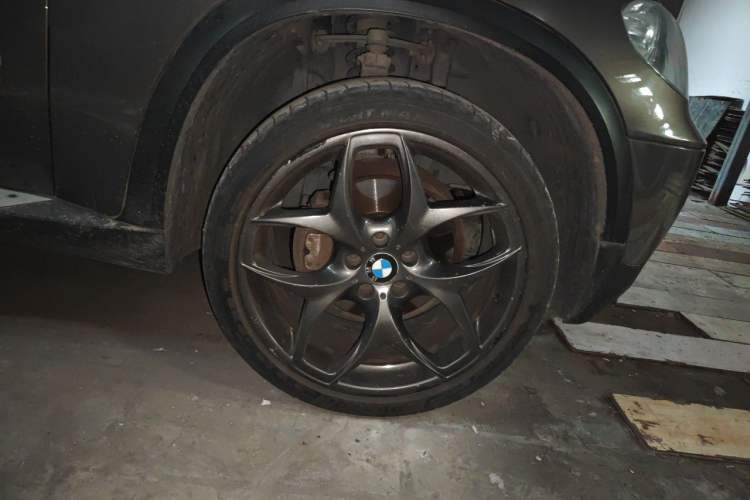 Used BMW X5 2012 xDrive35i U.S. specification Right Front Wheel Hub