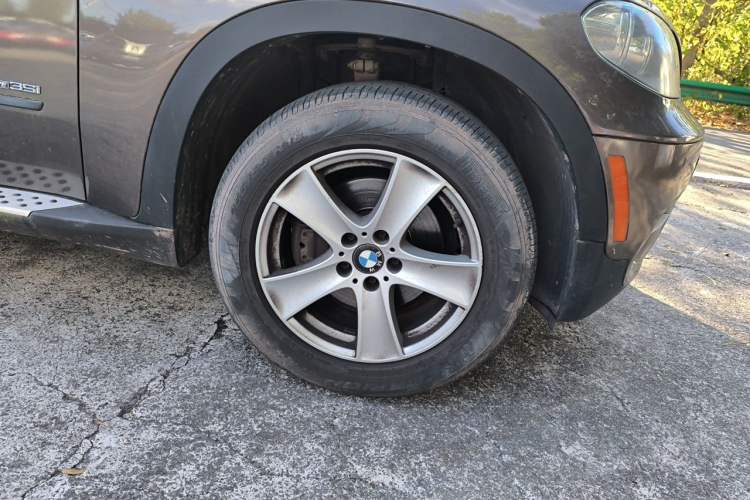 Used BMW X5 2012 xDrive35i U.S. specification Right Front Wheel Hub