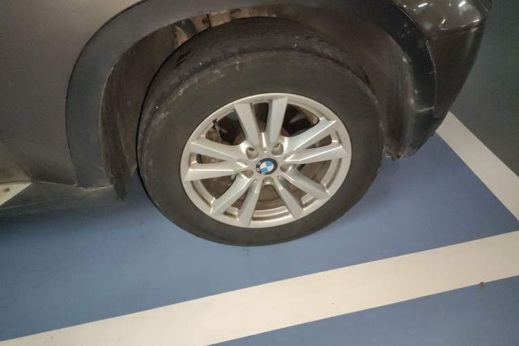 Used BMW X5 2012 xDrive35i U.S. specification Right Front Wheel Hub
