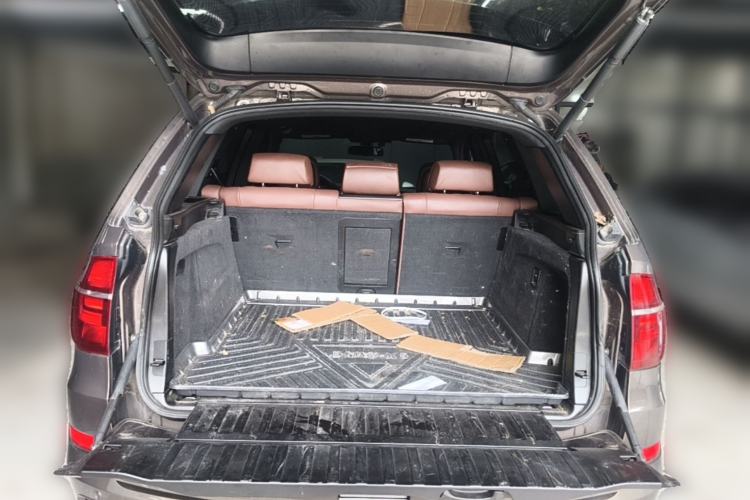 Used BMW X5  Trunk