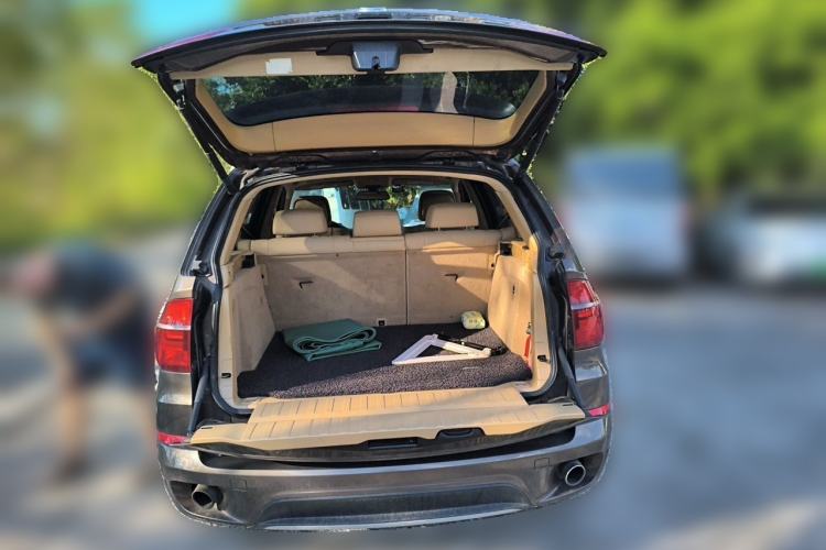 Used BMW X5 2012 xDrive35i U.S. specification Trunk