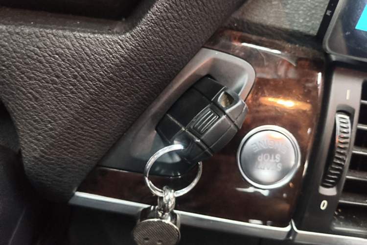 Used BMW X5  Vehicle Key
