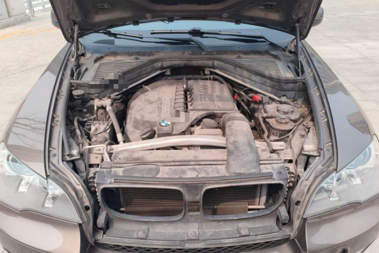 Used BMW X5  Engine Bay