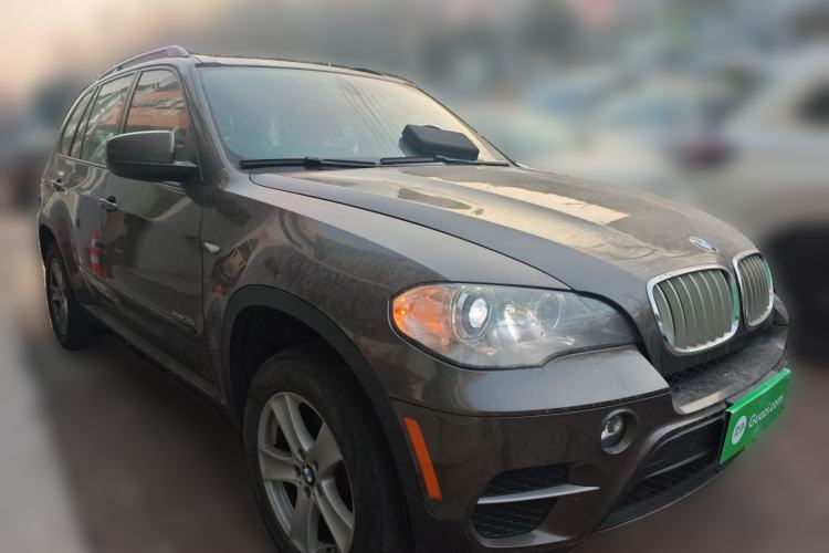 Used BMW X5 2012 xDrive35i Luxury Edition U.S. specification 5 seats Front Right 45 Deg