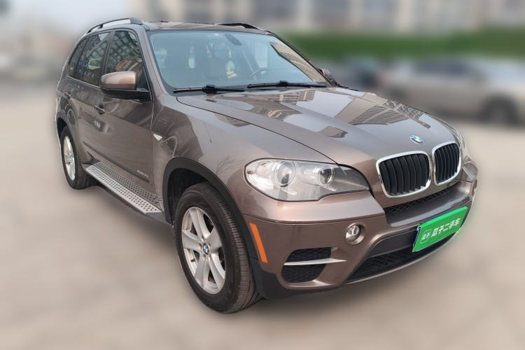 Used BMW X5  Front Right 45 Deg