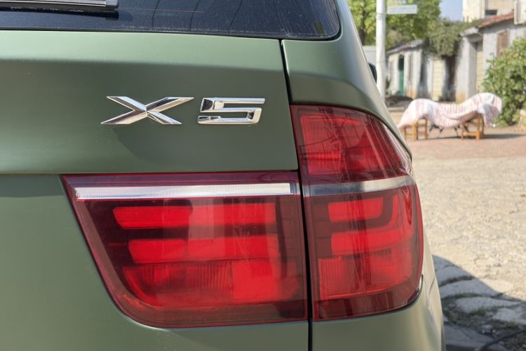 Used BMW X5 2012 xDrive35i U.S. specification Exterior 3