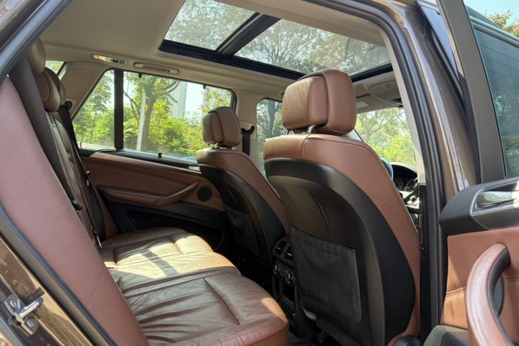 Used BMW X5 2012 xDrive35i U.S. specification Interior 6